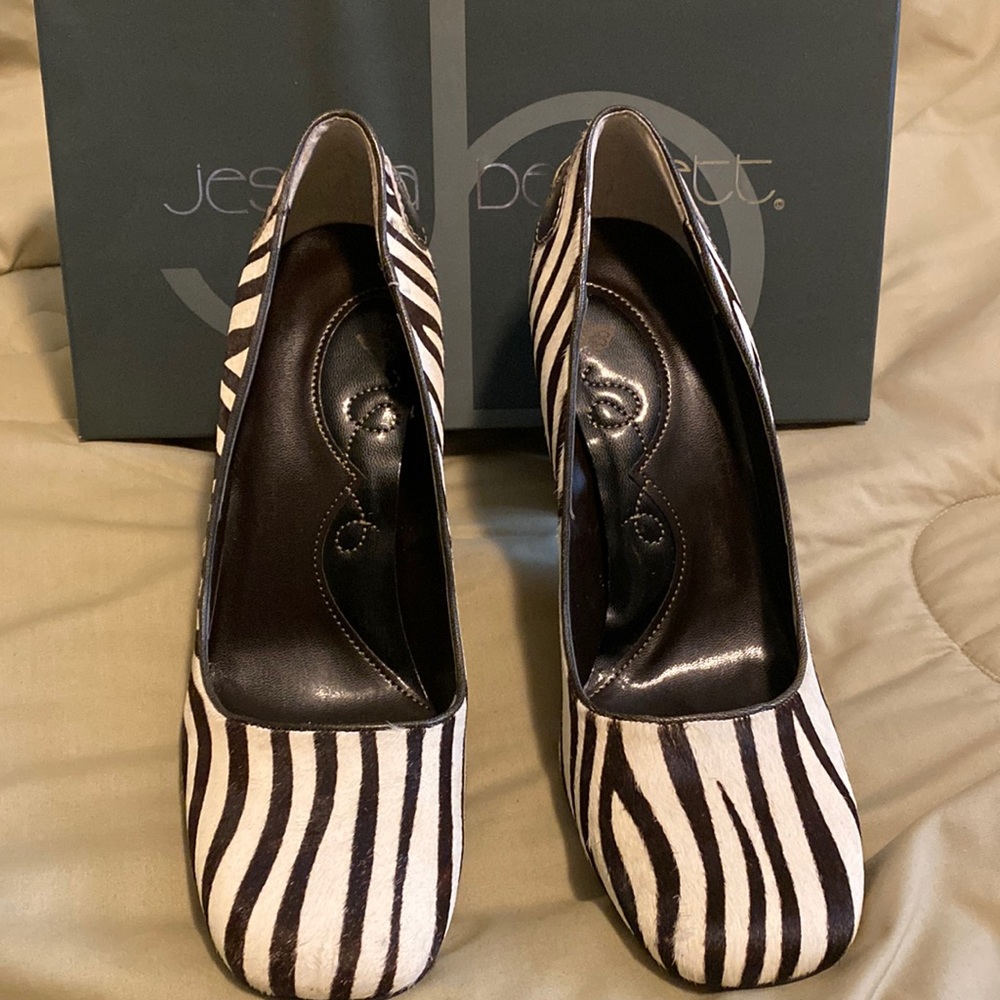 Jessica Bennett animal hair pump brown/milk size 10 NIB. True to size.